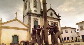 <A proibição de açoitamentos em praça pública e a queda do pelourinho, onde os negros eram amarrados, foi uma importante conquista dos abolicionistas. No entant era mais resultado da pressão inglesa do que da sociedade local.